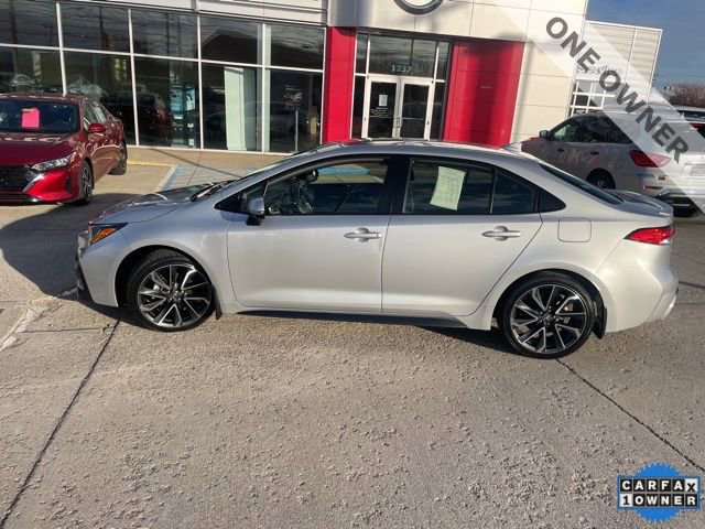 Used 2022 Toyota Corolla SE w/ SE Premium Package image 3