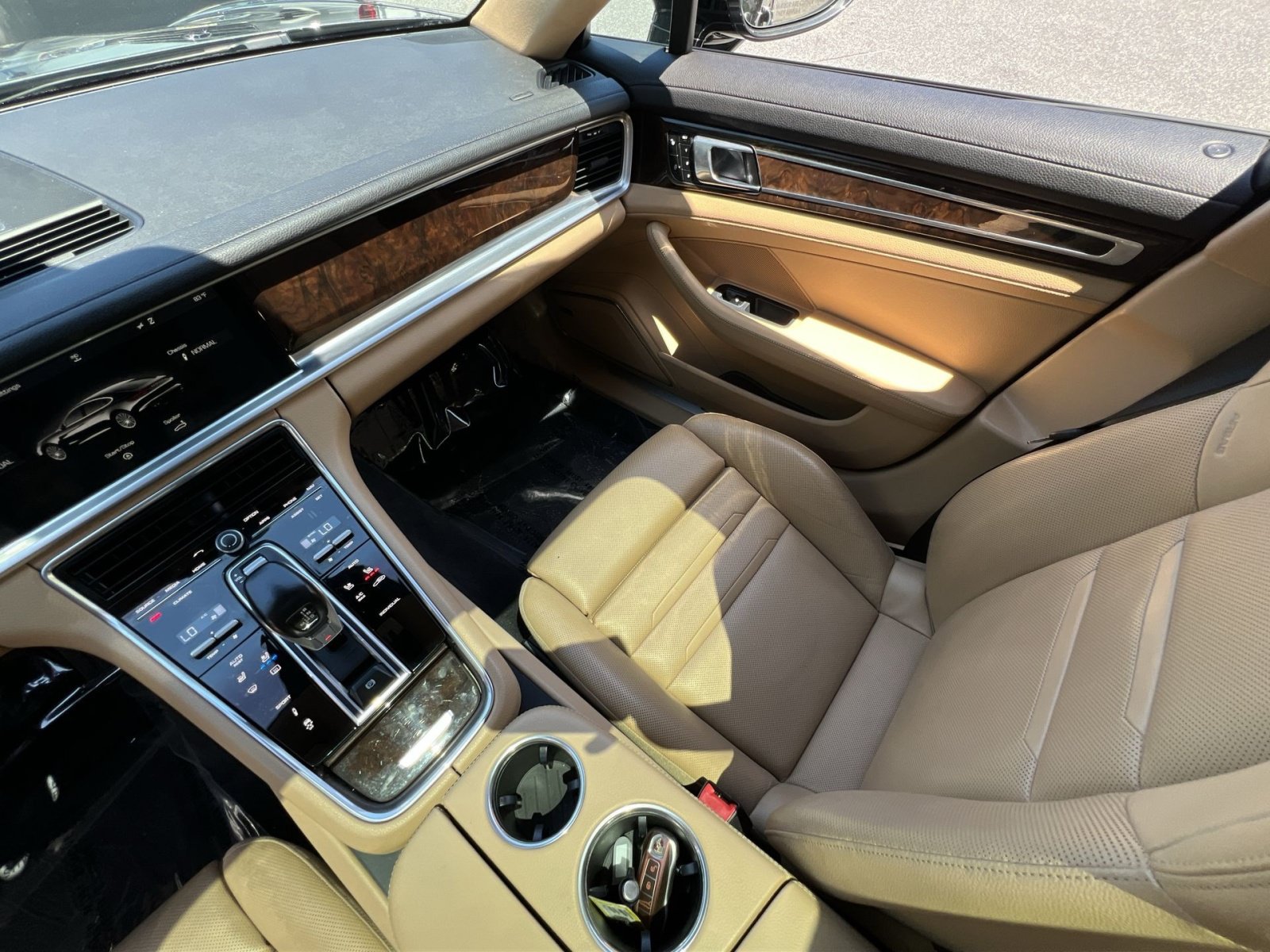 Used 2018 Porsche Panamera RWD image 14