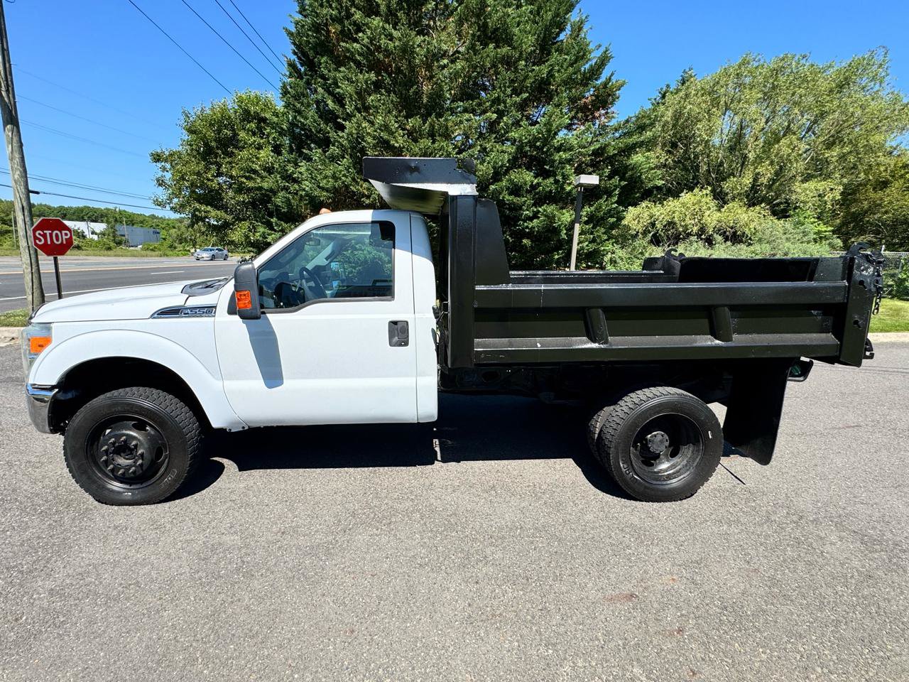 Used 2011 Ford F550 4x4 Regular Cab Super Duty w/ Payload Upgrade Pkg image 8