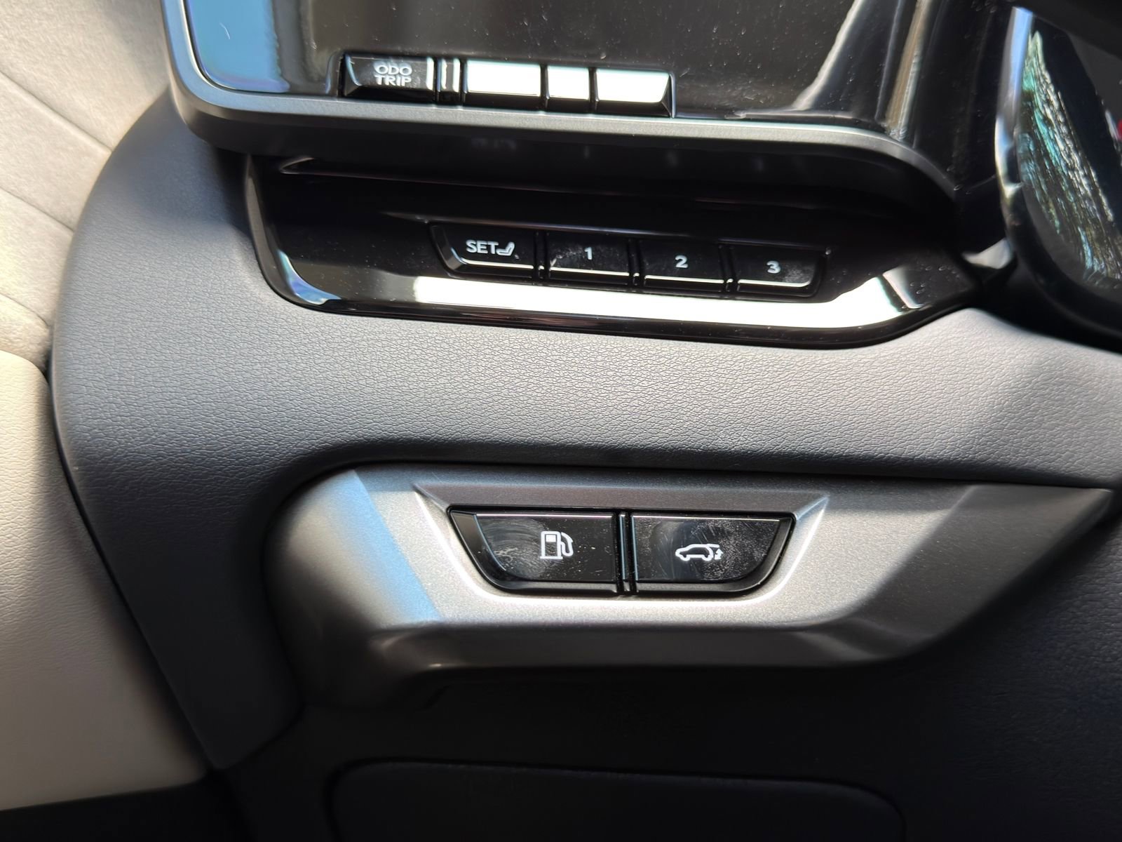 Used 2023 Lexus RX 350 w/ Cold Area Package image 22