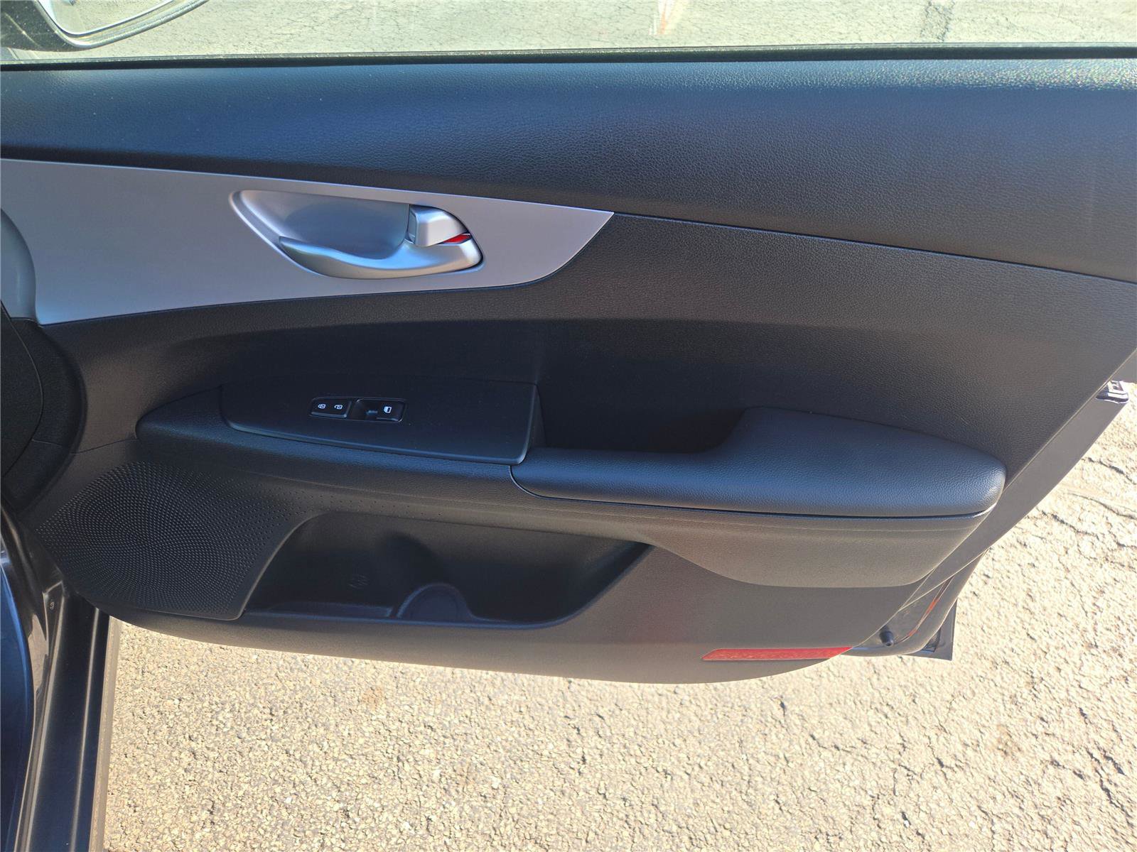 Used 2024 Kia Forte LXS image 6