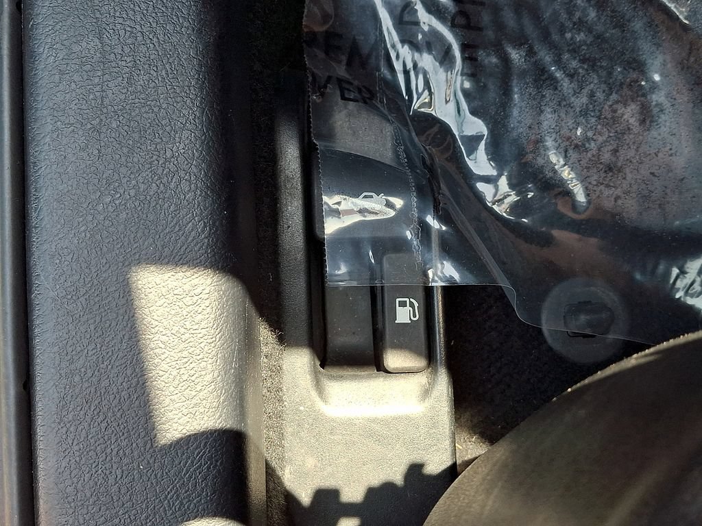 Used 2015 Toyota Camry SE FWD image 25