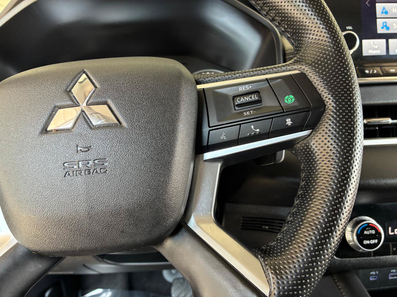 Used 2024 Mitsubishi Outlander SE FWD image 25