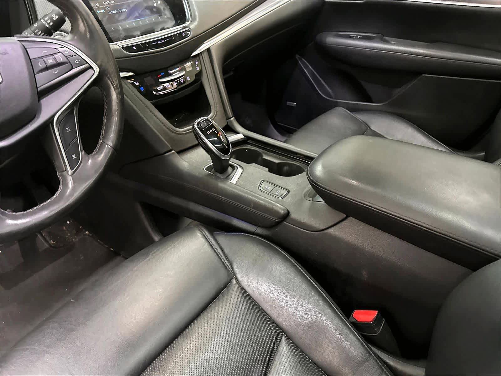 Used 2018 Cadillac XT5 Premium Luxury FWD image 19