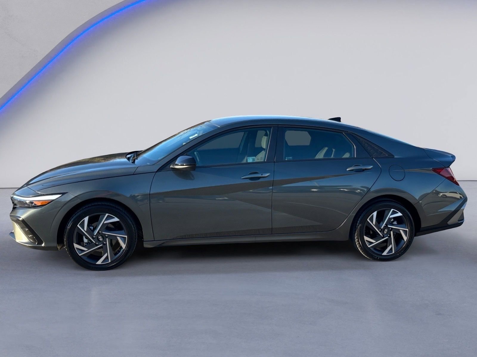 Certified 2025 Hyundai Elantra Sport image 7