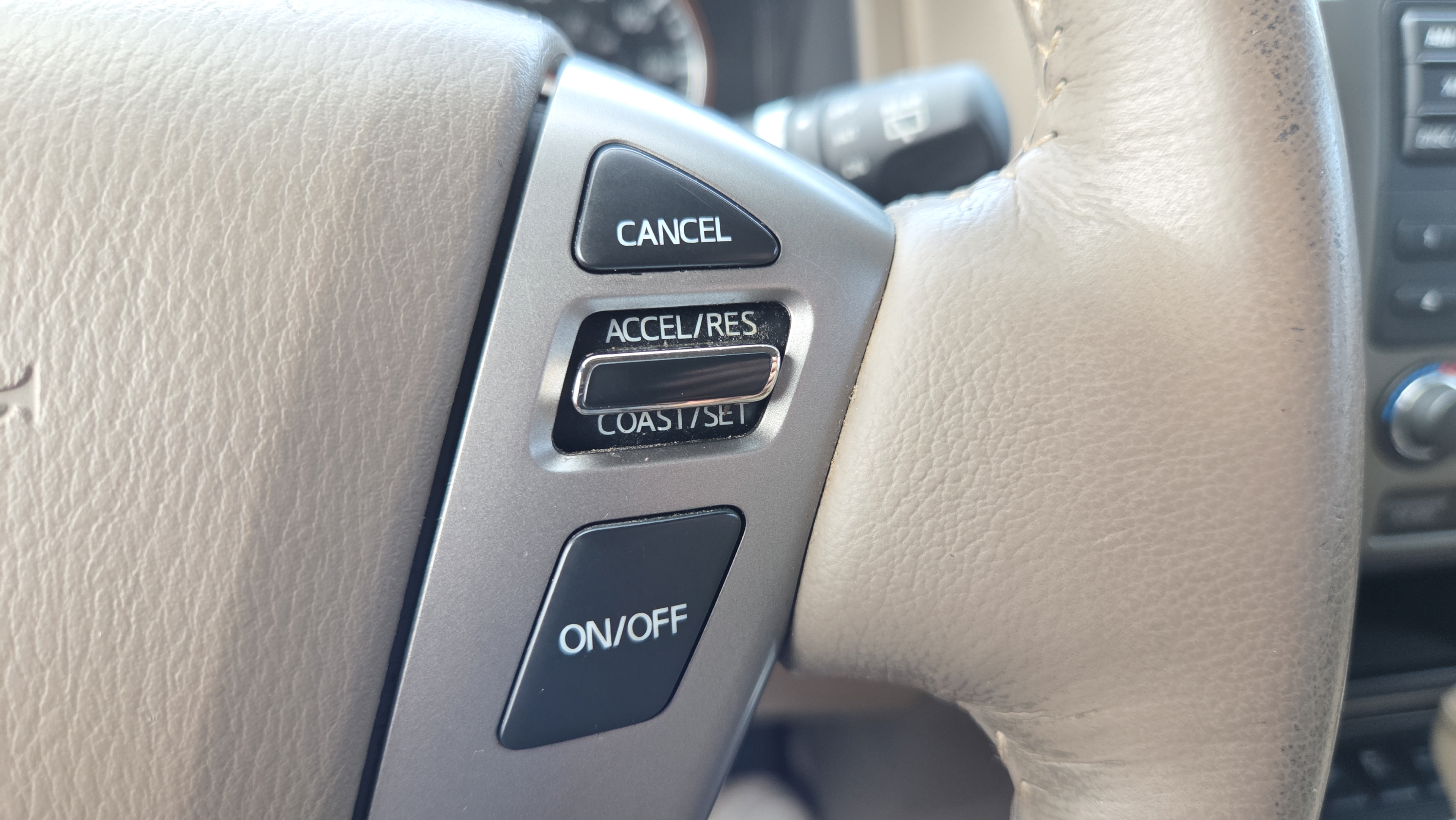 Used 2015 Nissan Armada Platinum w/ 2nd Row Captain Seat Package RWD image 26