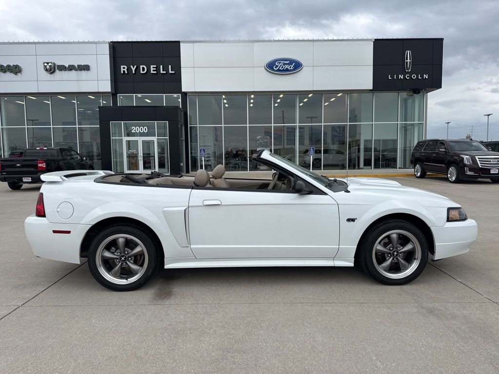 Used 2003 Ford Mustang GT RWD image 2