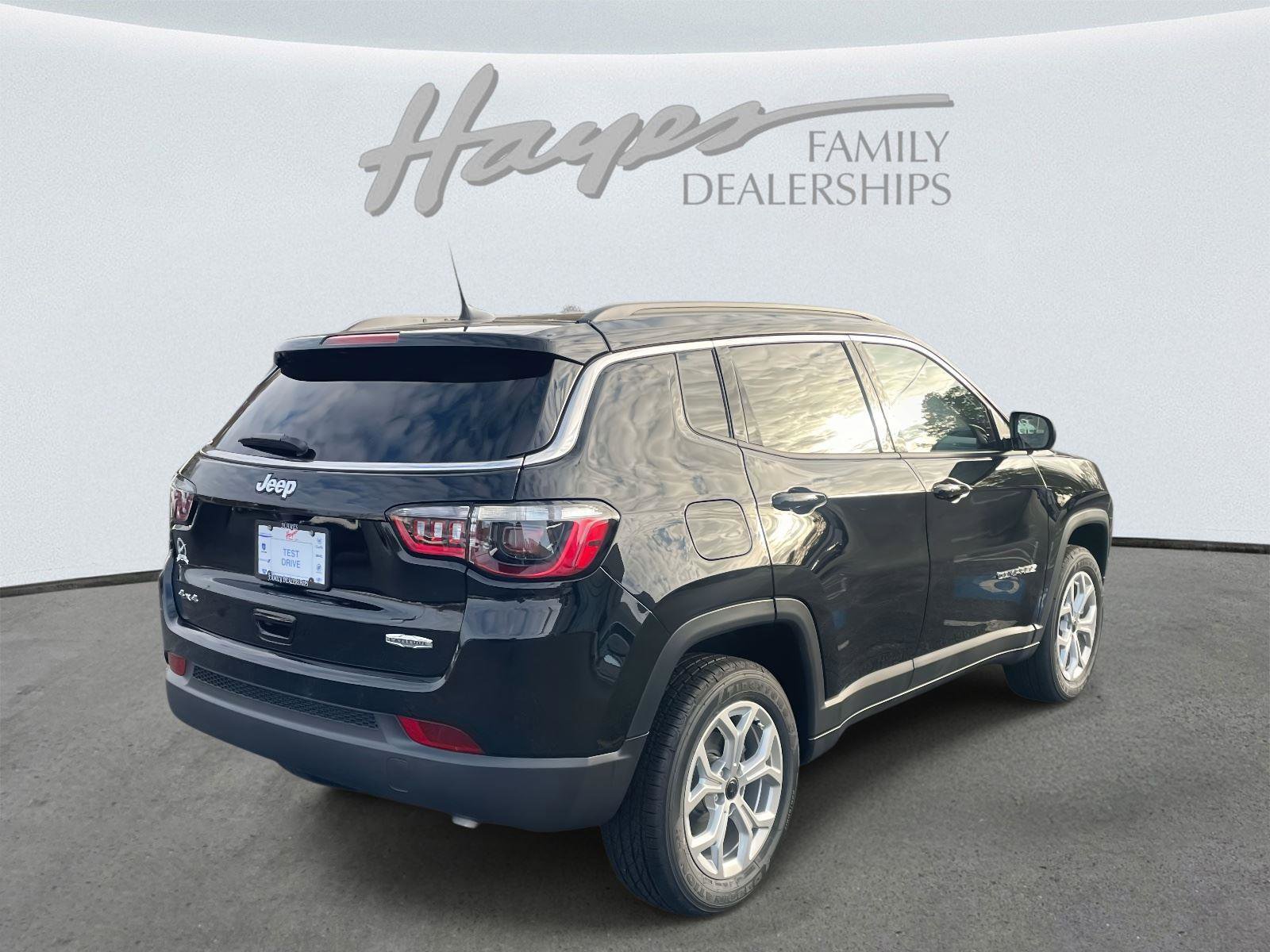 New 2026 Jeep Compass Latitude image 25