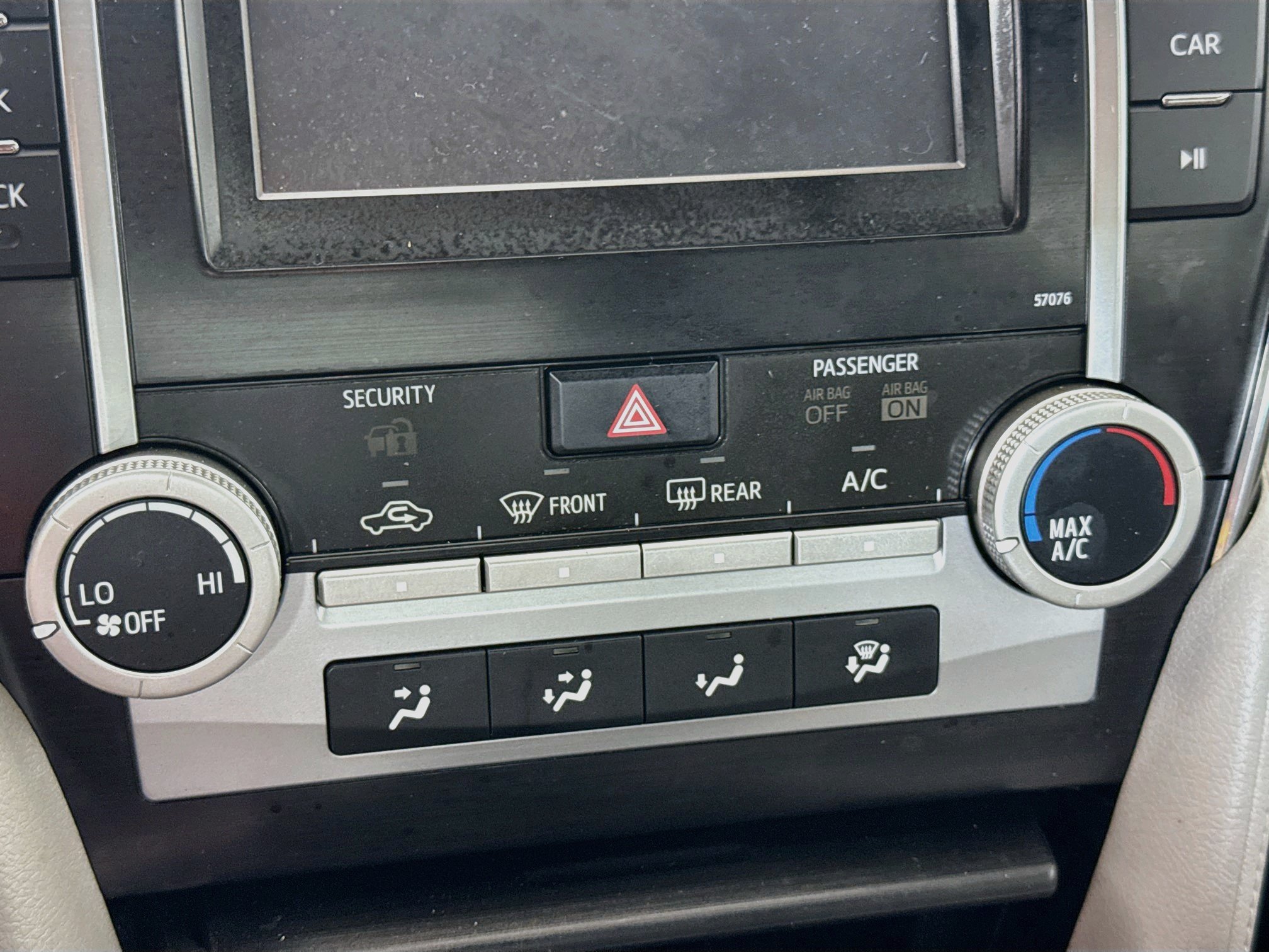 Used 2013 Toyota Camry LE FWD image 14
