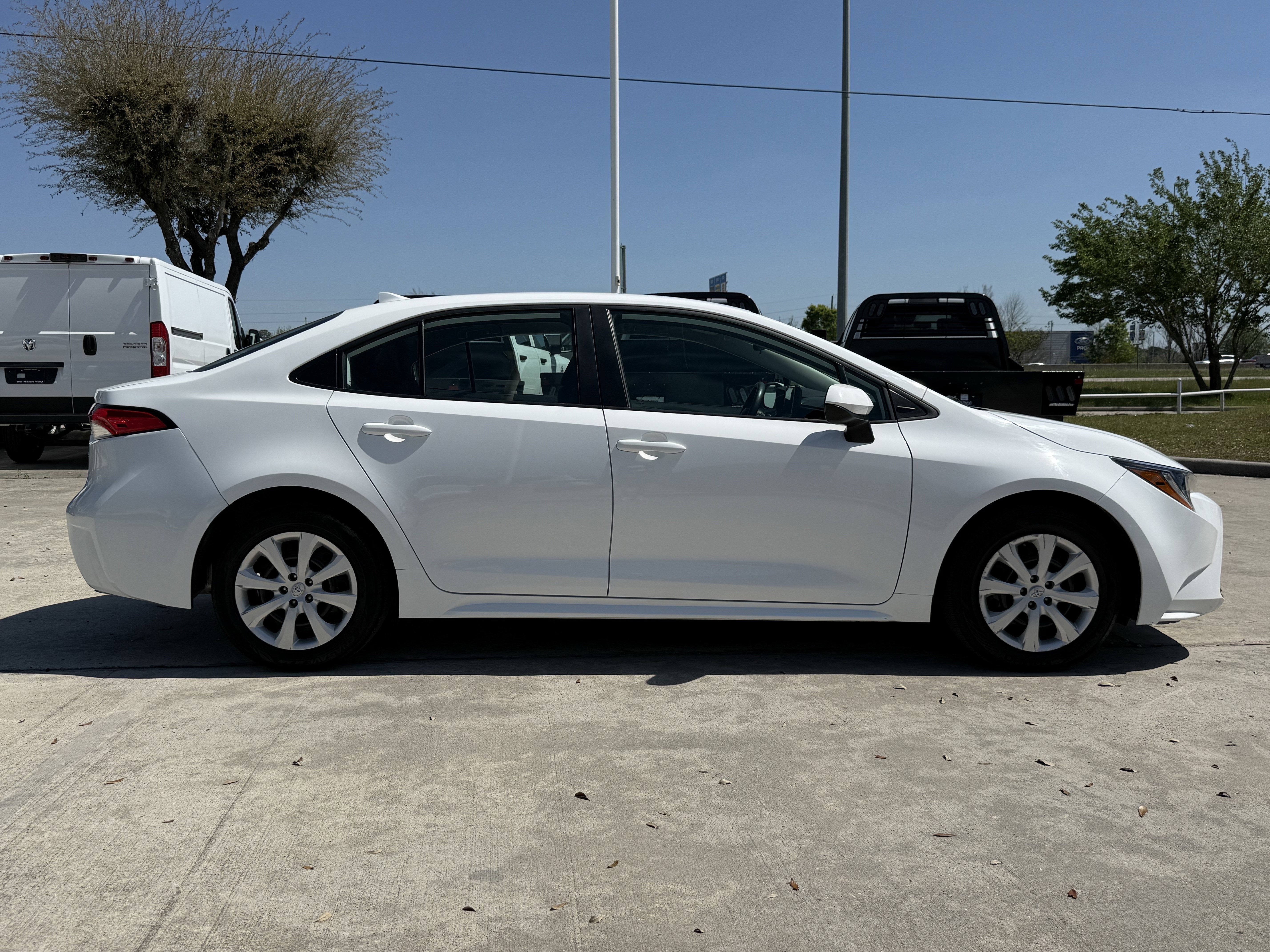 Used 2024 Toyota Corolla LE image 3