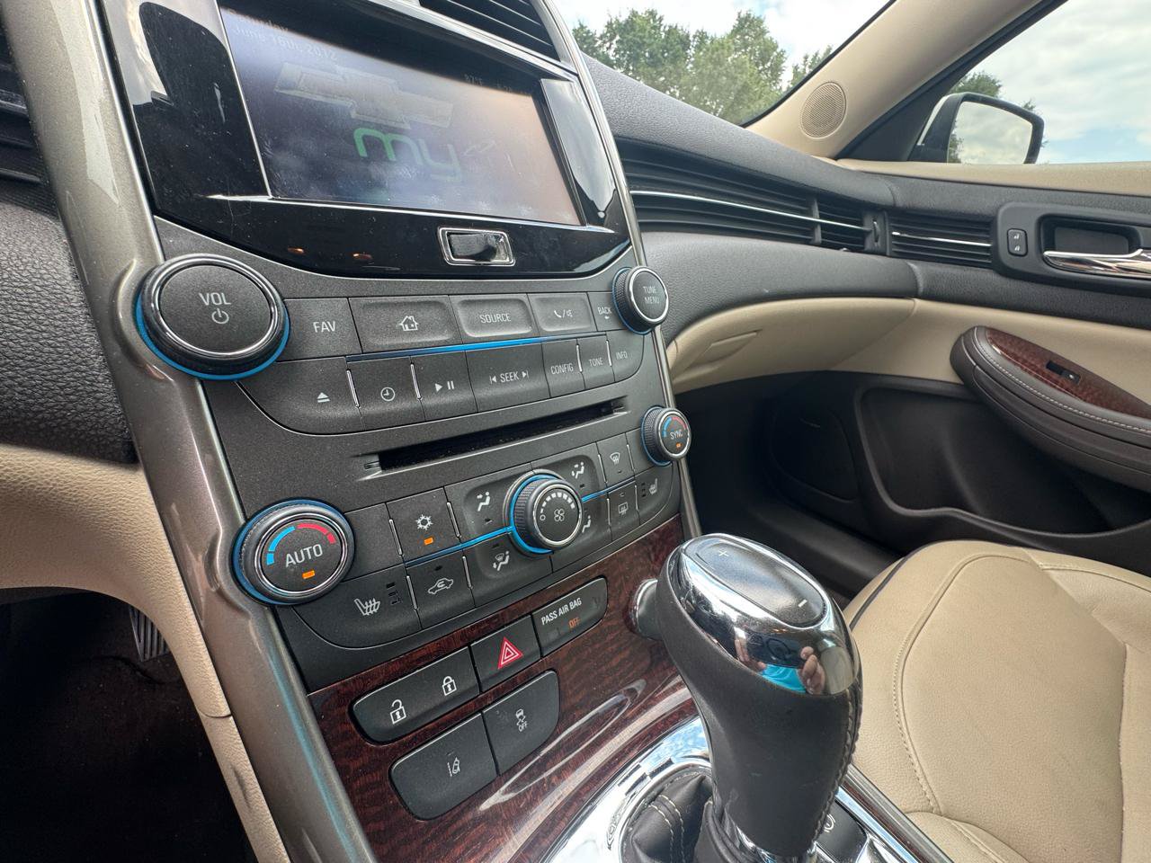 Used 2013 Chevrolet Malibu LTZ FWD image 29