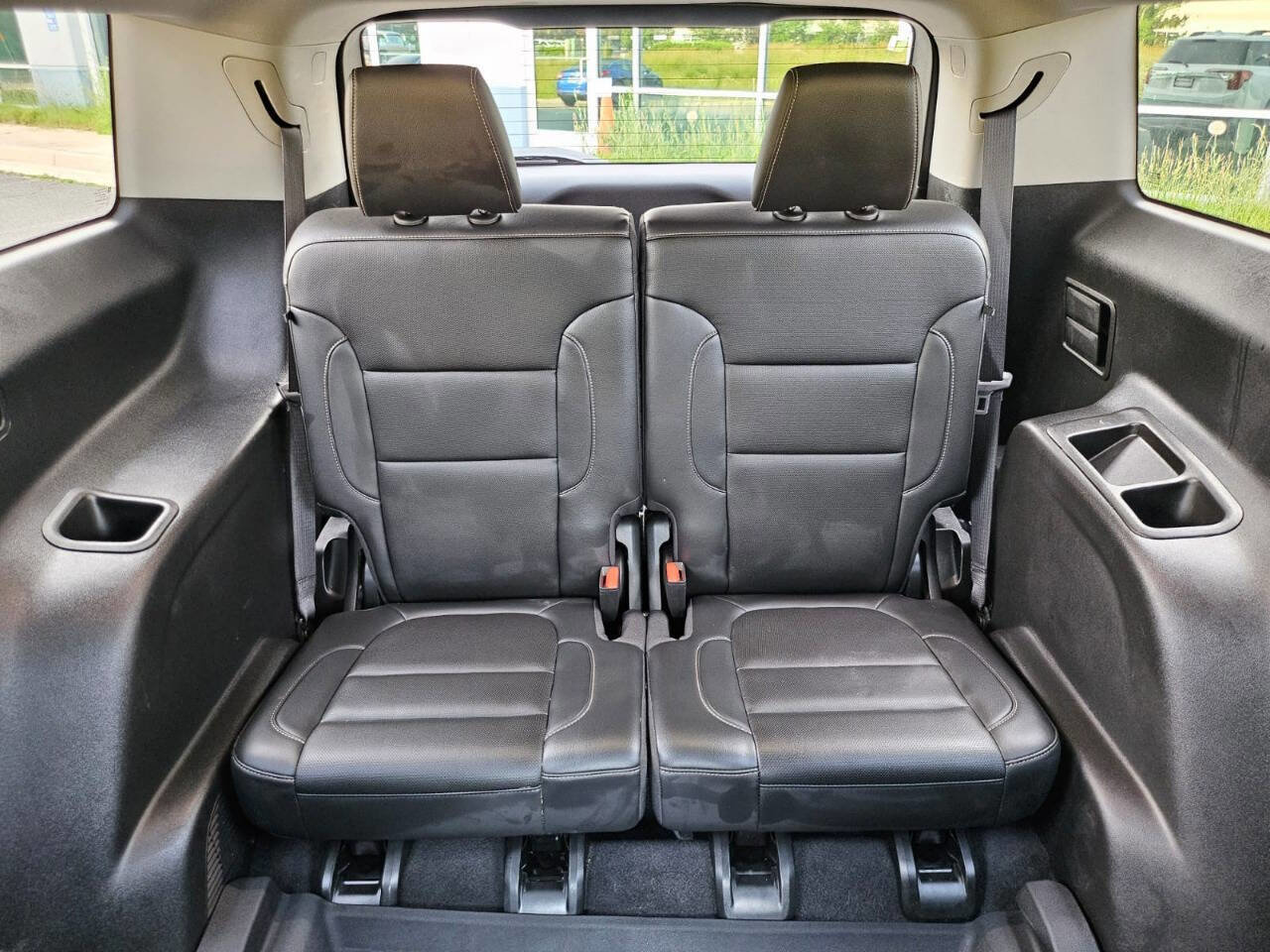 Used 2022 GMC Acadia SLT w/ LPO, Floor Liner Package image 12