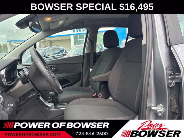 Used 2020 Chevrolet Trax LS AWD/4WD image 2