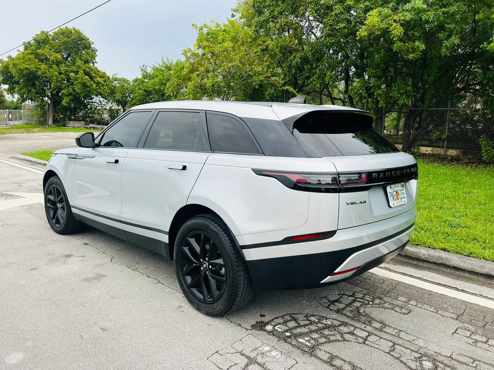 Used 2024 Land Rover Range Rover Velar S AWD/4WD image 3