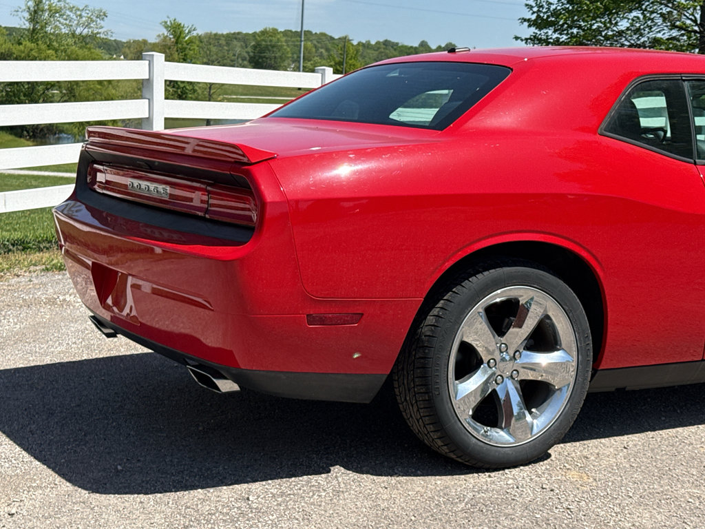 Used 2013 Dodge Challenger R/T RWD image 10