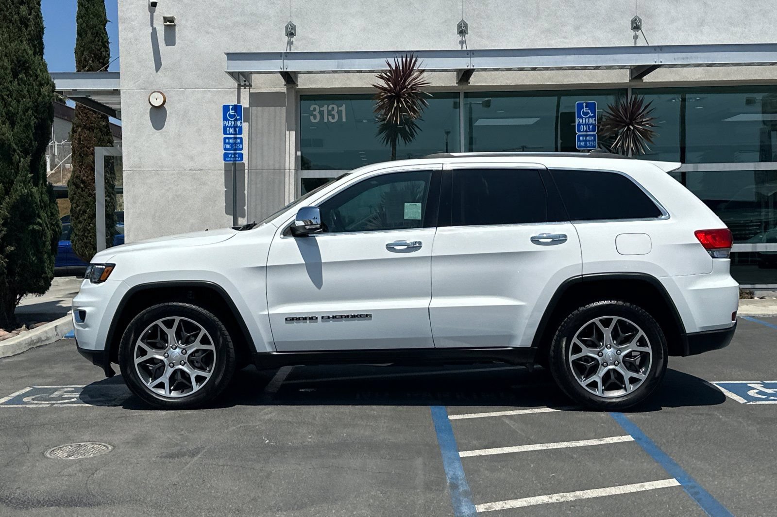 Used 2019 Jeep Grand Cherokee Limited w/ Luxury Group II AWD/4WD image 7