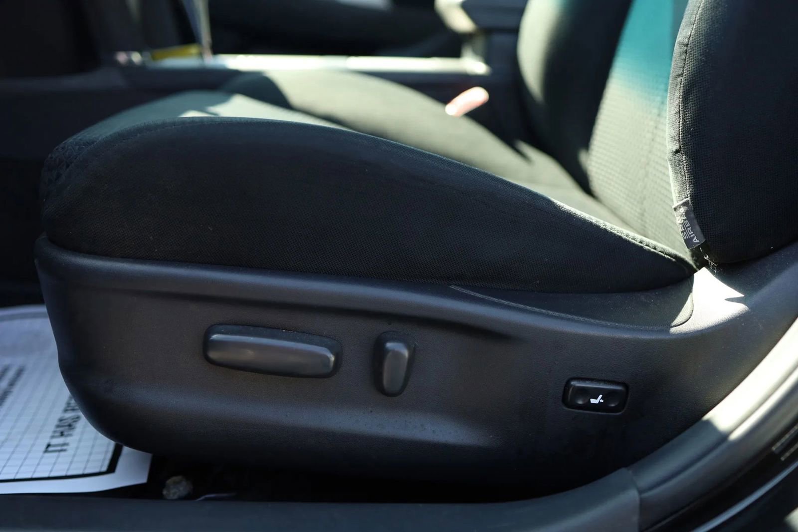 Used 2011 Toyota Camry SE image 12