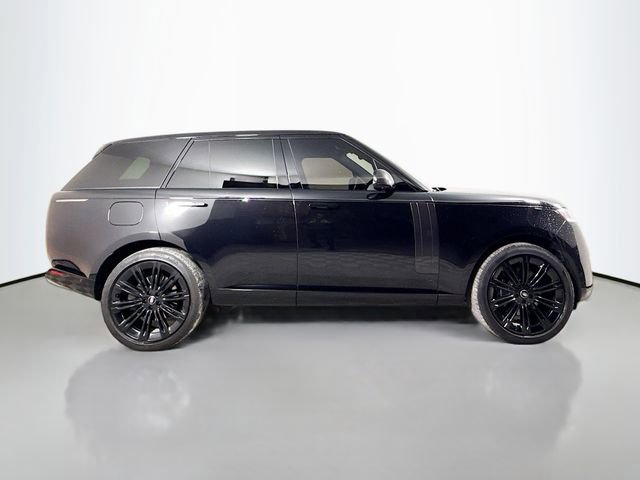 Certified 2025 Land Rover Range Rover SE image 4
