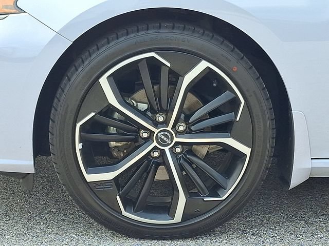 Used 2023 Nissan Altima 2.5 SR w/ SR Premium Package FWD image 11