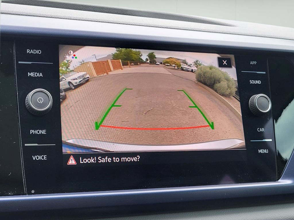 Used 2023 Volkswagen Taos SE w/ Panoramic Sunroof Package FWD image 21