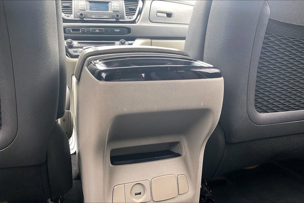 Used 2015 Kia Sedona EX FWD image 40
