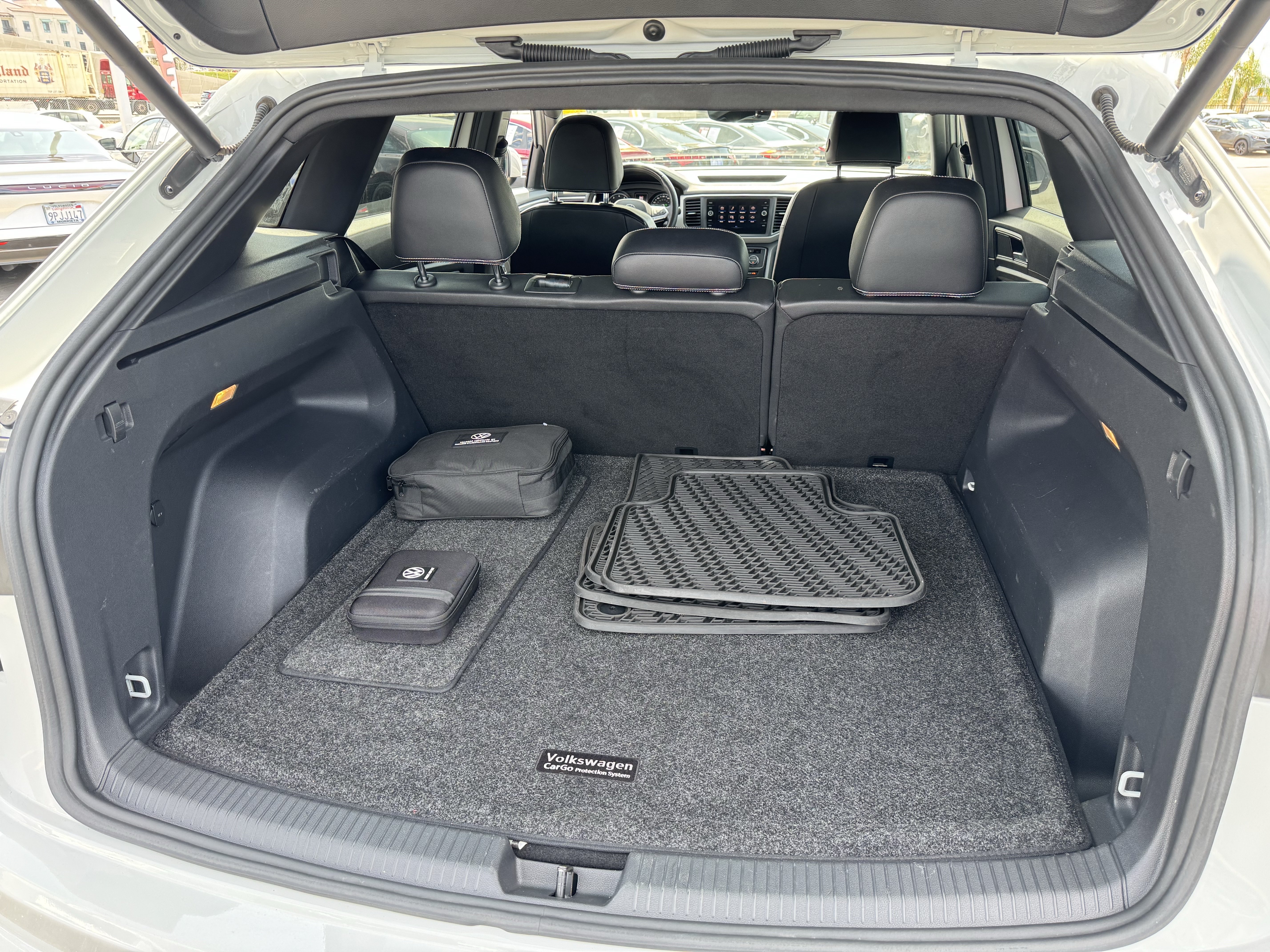 Used 2021 Volkswagen Atlas Cross Sport SE w/ Panoramic Sunroof Package FWD image 35