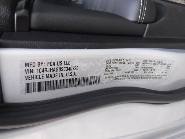 New 2025 Jeep Grand Cherokee Altitude image 39