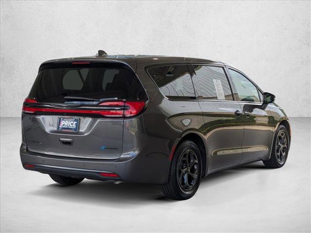 Used 2022 Chrysler Pacifica Limited w/ Uconnect Theater Family Group FWD image 5