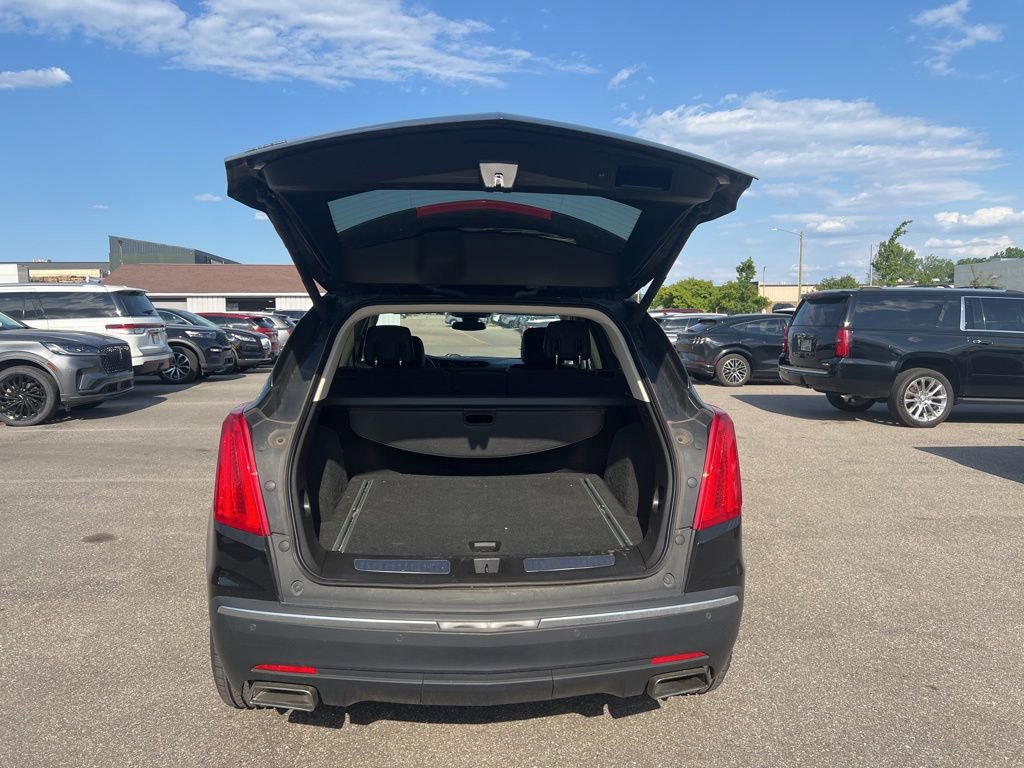Used 2017 Cadillac XT5 Luxury w/ Driver Awareness Package AWD/4WD image 9