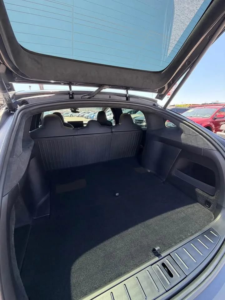 Used 2025 Tesla Model X AWD/4WD image 11