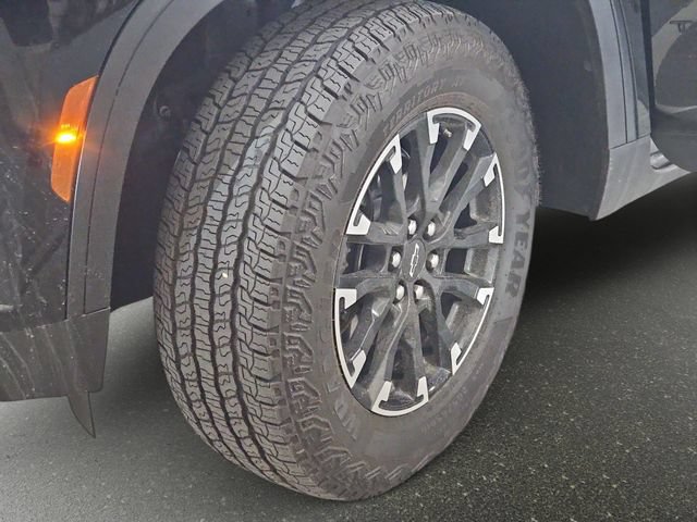 Used 2025 Chevrolet Traverse Z71 w/ Driver Confidence Package AWD/4WD image 35