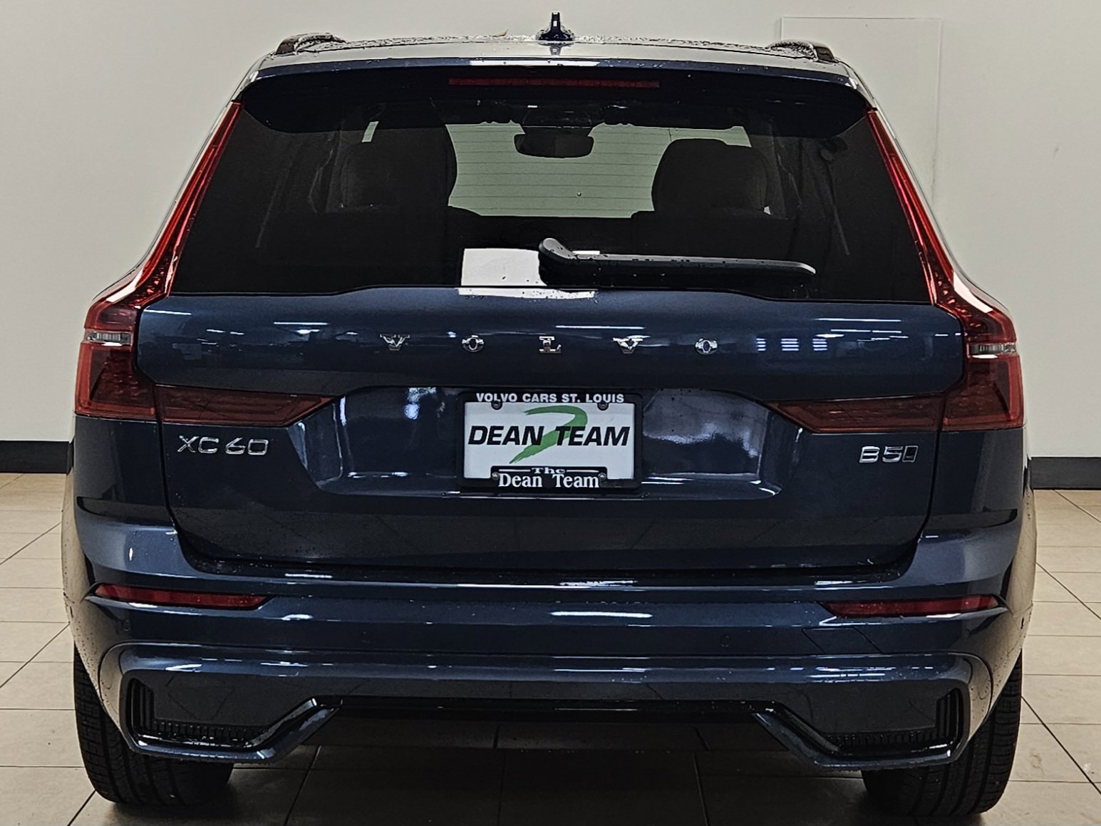 New 2026 Volvo XC60 B5 Ultra w/ Climate Package image 9