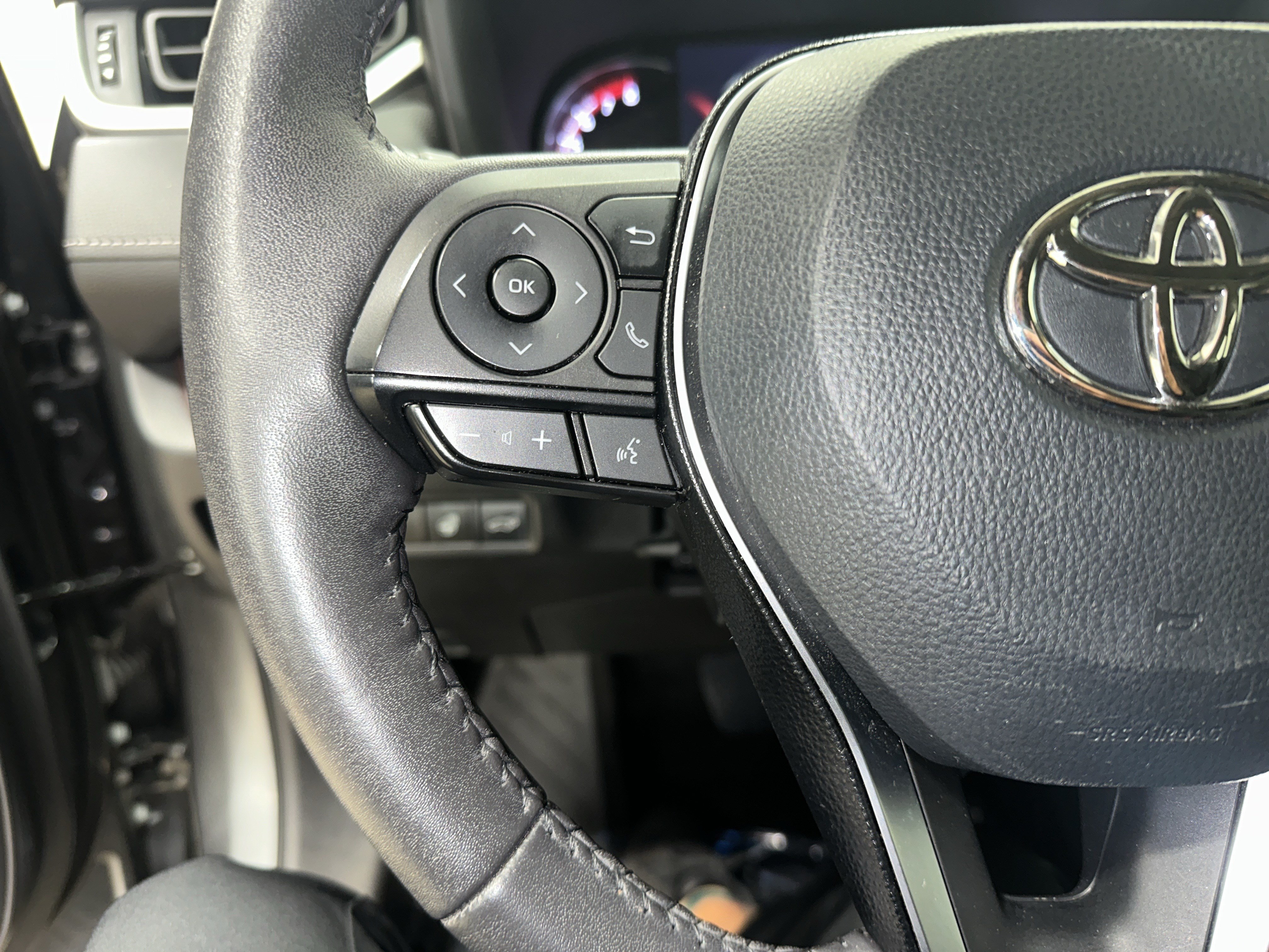 Used 2022 Toyota RAV4 Limited w/ Limited Grade Weather Package AWD/4WD image 19