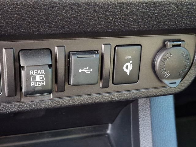 Used 2020 Toyota Tacoma TRD Off-Road AWD/4WD image 25