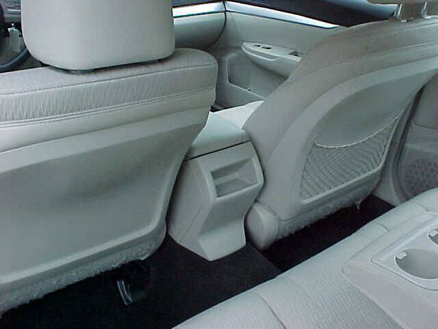Used 2010 Subaru Legacy 2.5i Premium AWD/4WD image 12