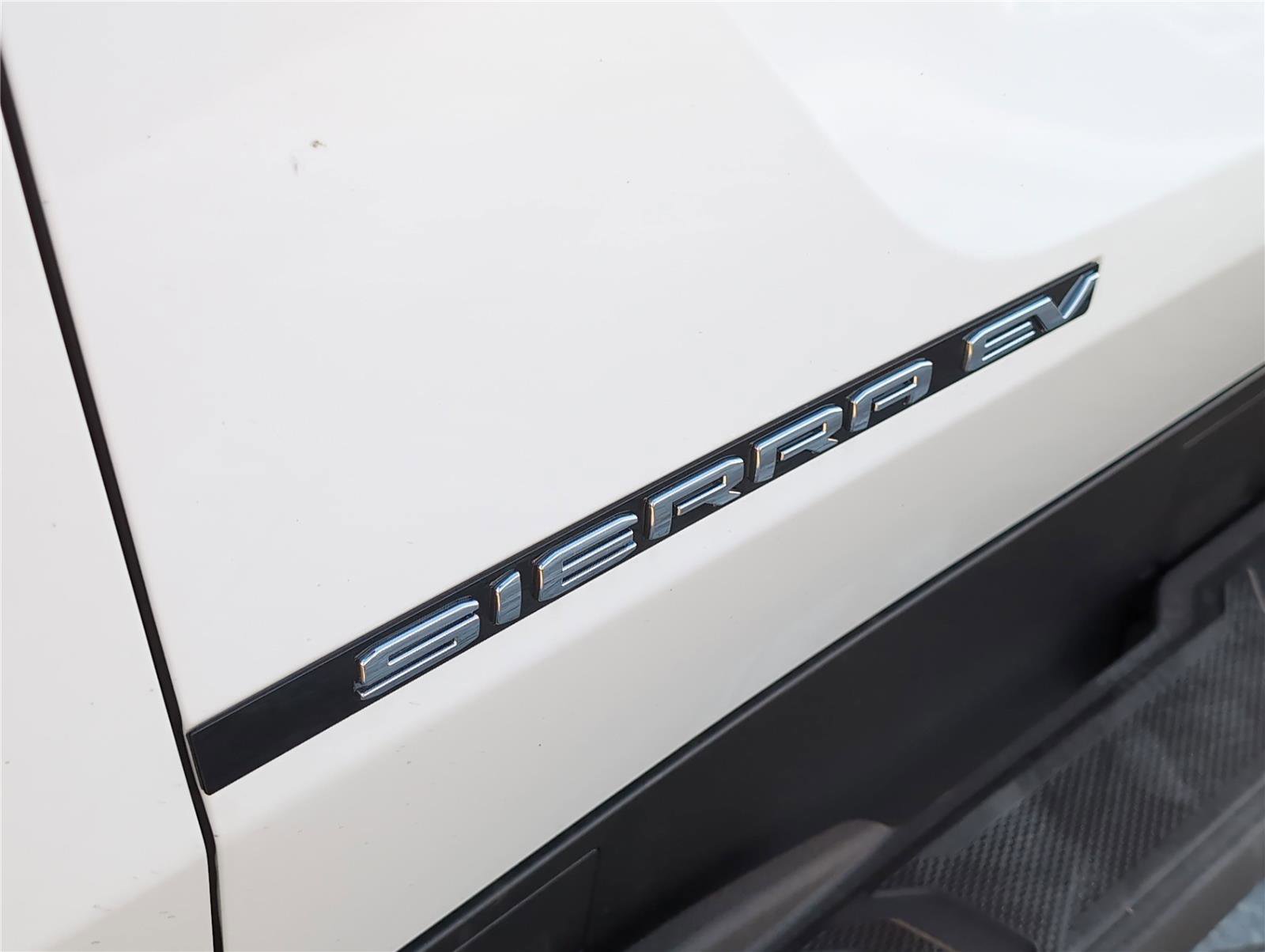 New 2026 GMC Sierra EV Elevation image 9