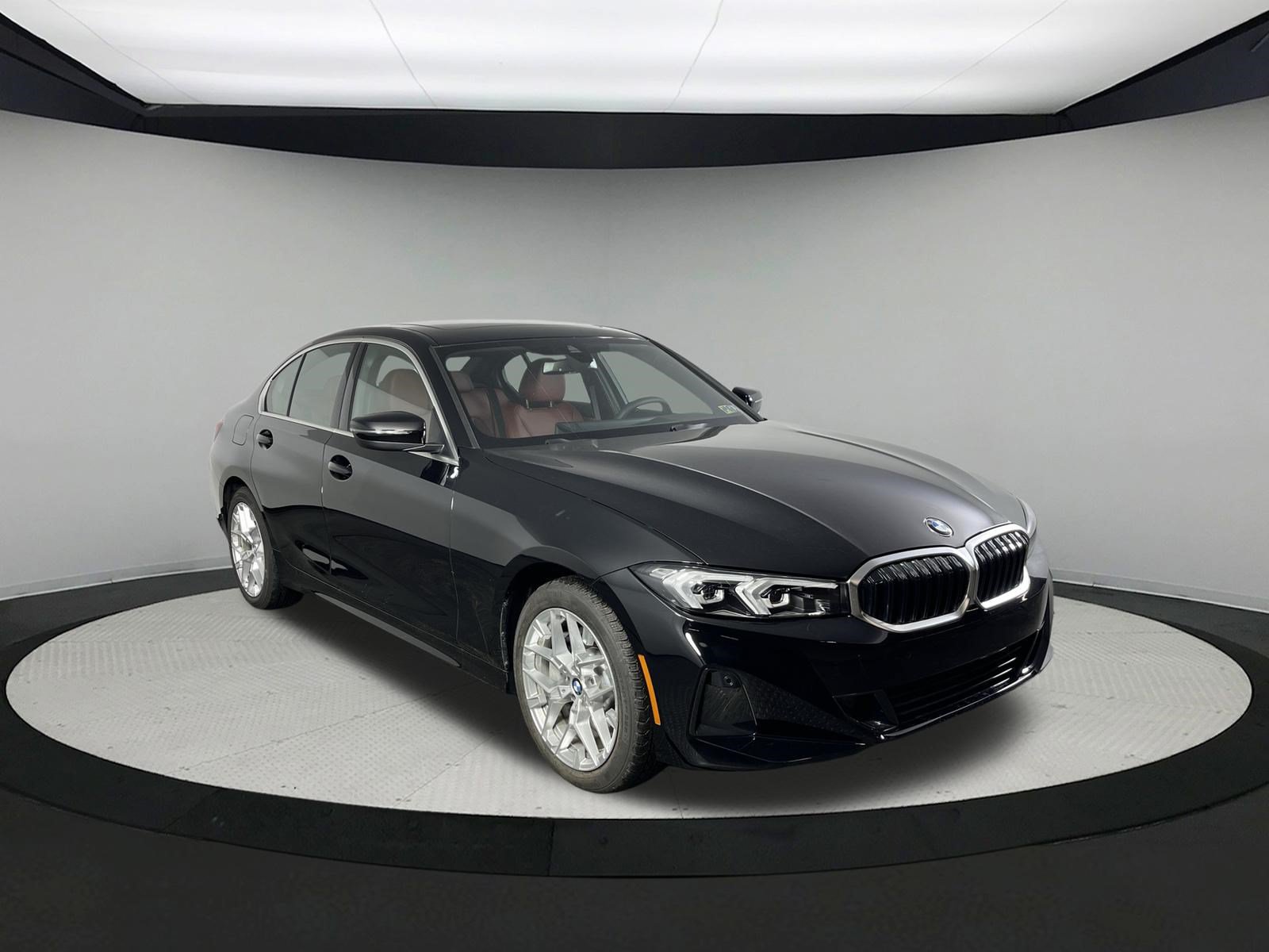 Certified 2025 BMW 330i xDrive Sedan w/ Convenience Package AWD/4WD image 3