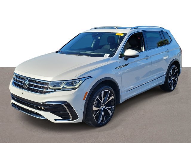 Certified 2024 Volkswagen Tiguan SEL R-Line AWD/4WD image 2