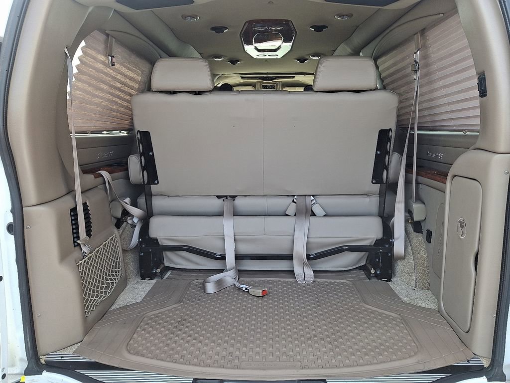 Used 2018 Chevrolet Express 2500 w/ Enhanced Convenience Package image 29