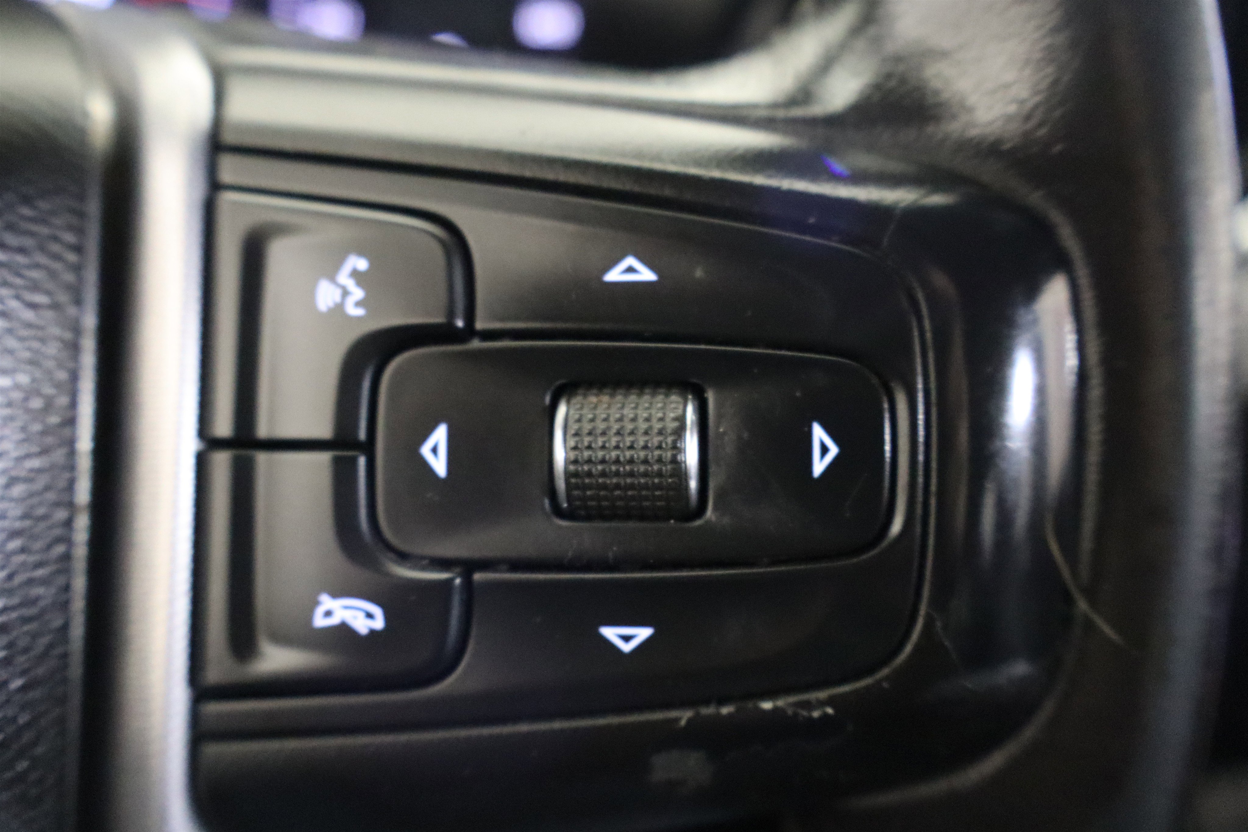 Used 2021 GMC Sierra 1500 SLT image 62