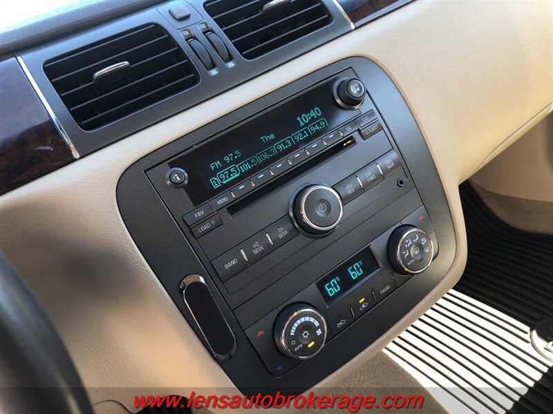 Used 2010 Buick Lucerne CXL FWD image 14