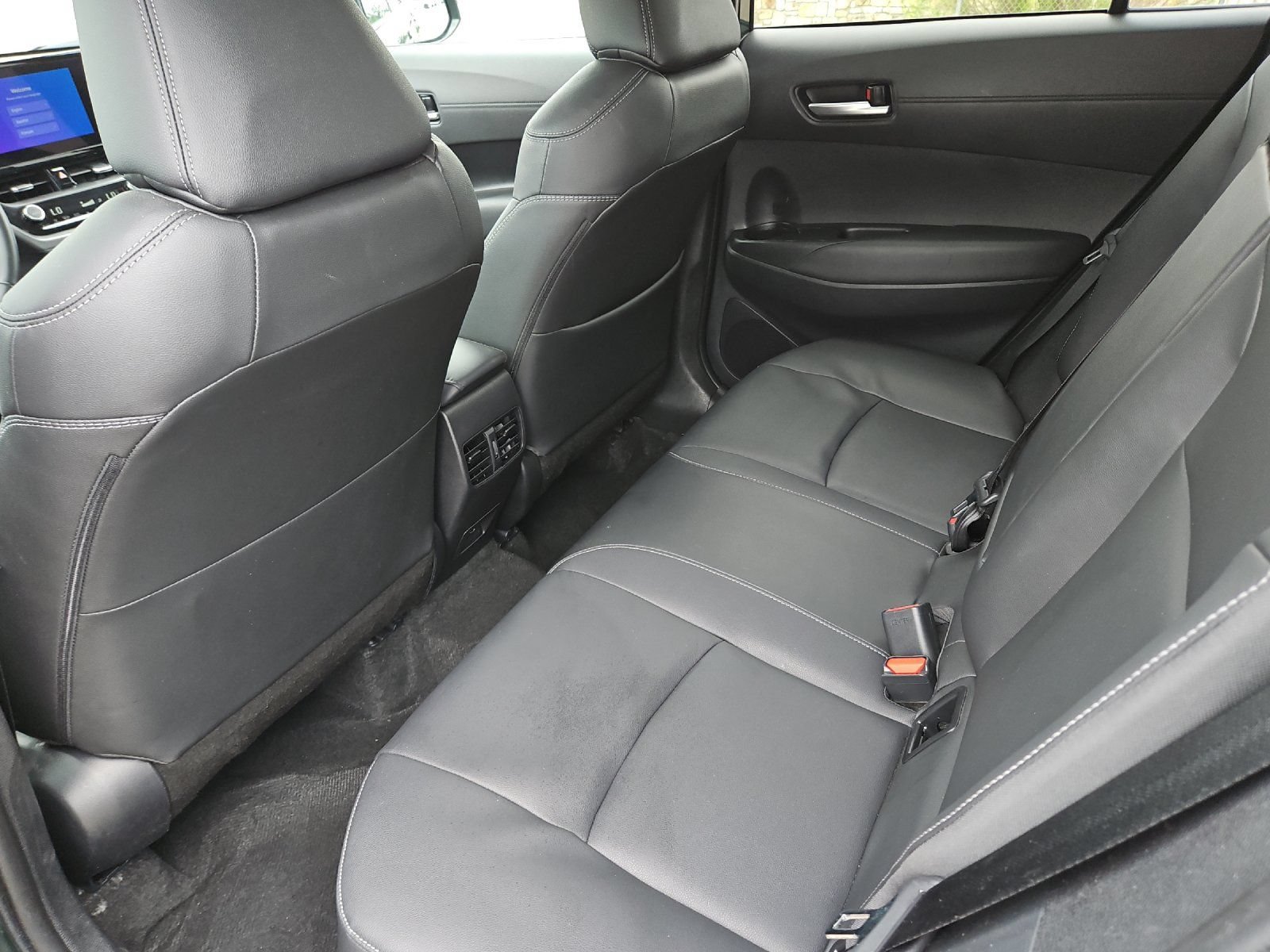Certified 2025 Toyota Corolla Cross XLE FWD image 11