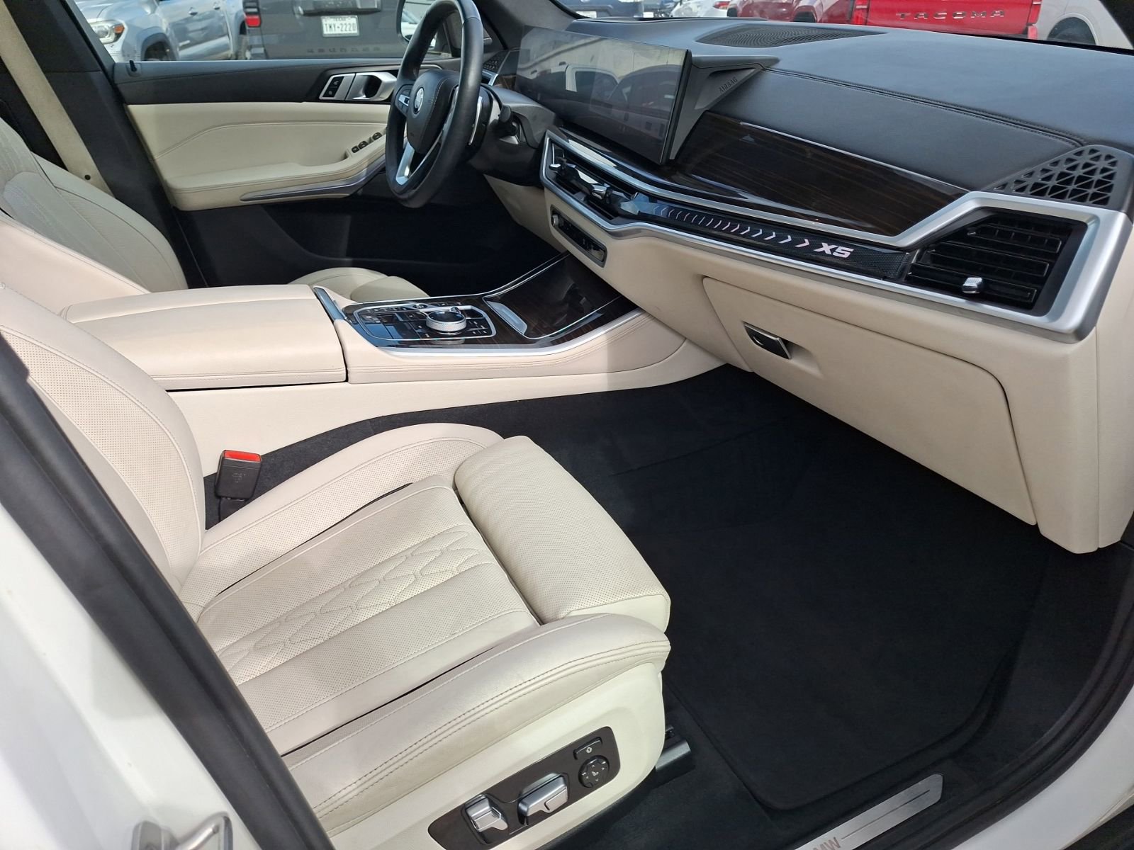 Used 2024 BMW X5 xDrive40i w/ Executive Package AWD/4WD image 34