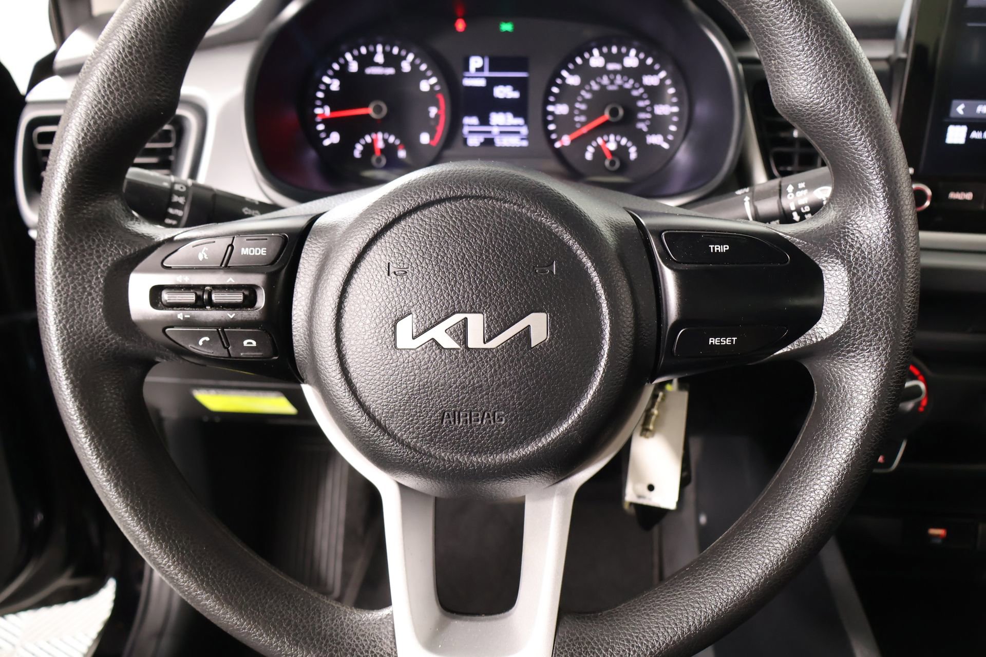 Used 2023 Kia Rio LX FWD image 3