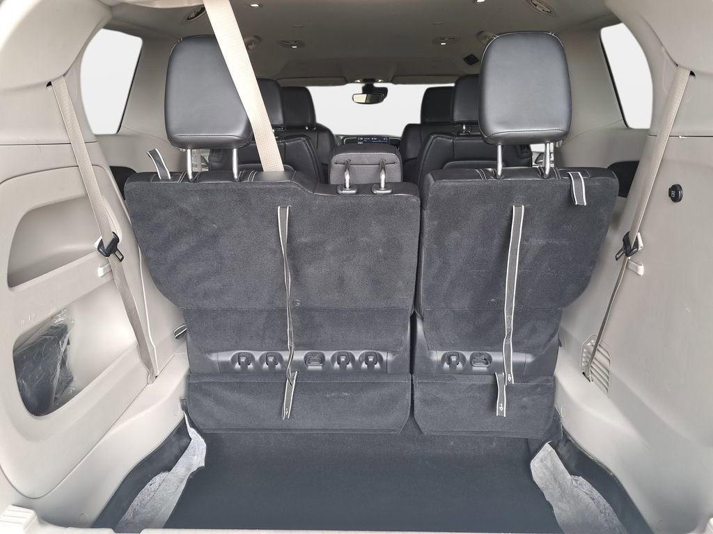 Used 2024 Chrysler Pacifica Touring-L image 14