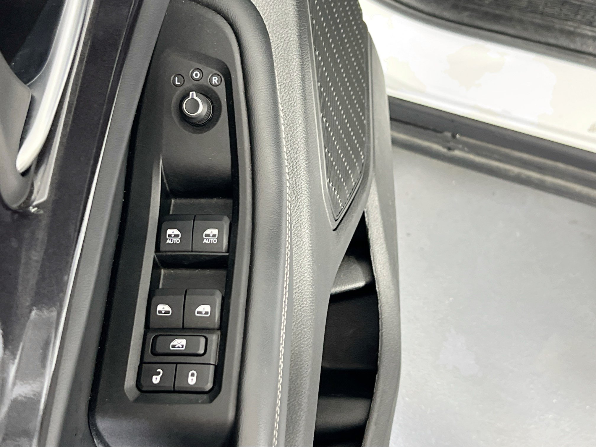 Used 2023 Jeep Grand Cherokee Altitude AWD/4WD image 17