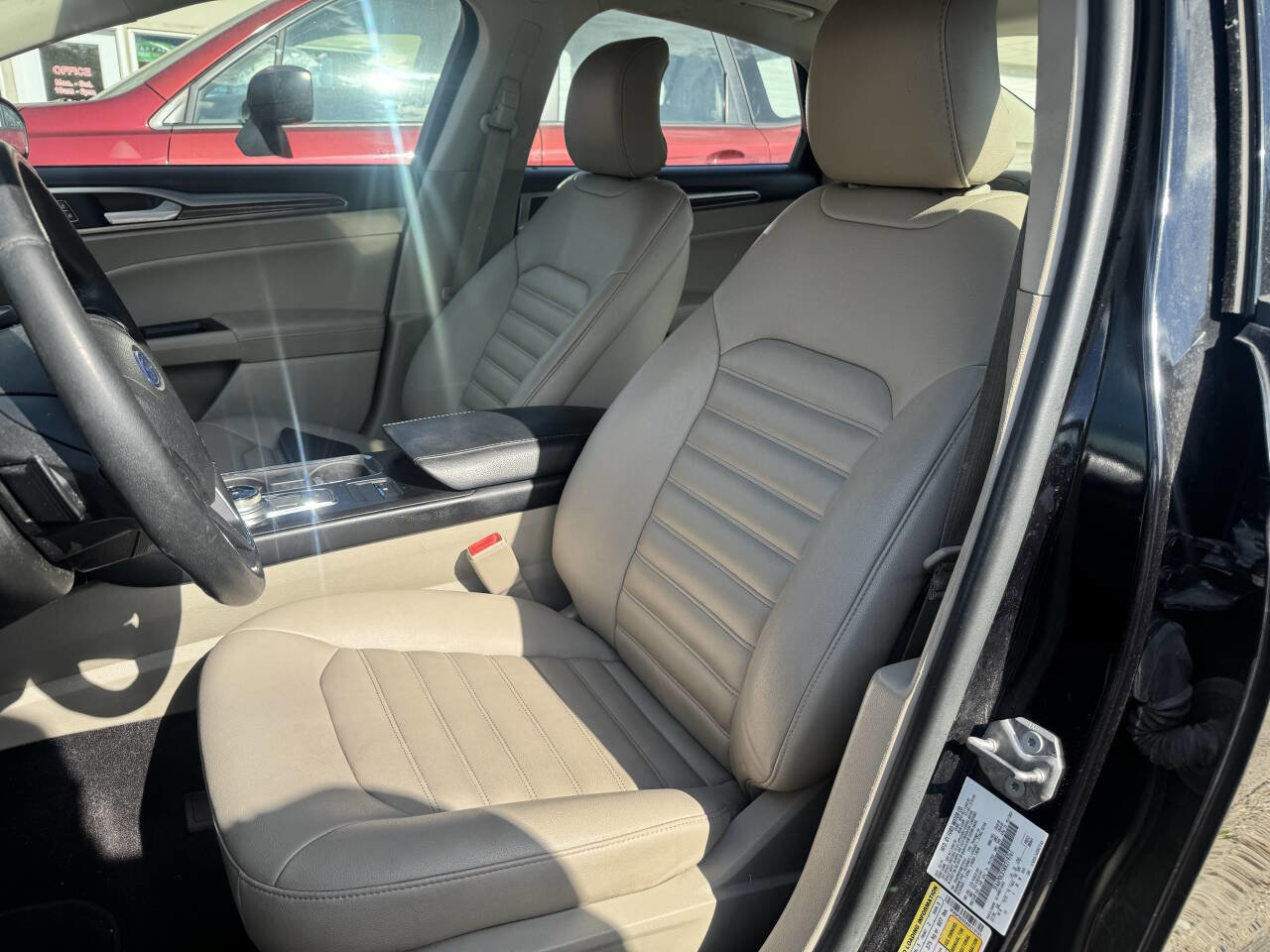 Used 2019 Ford Fusion SEL FWD image 4