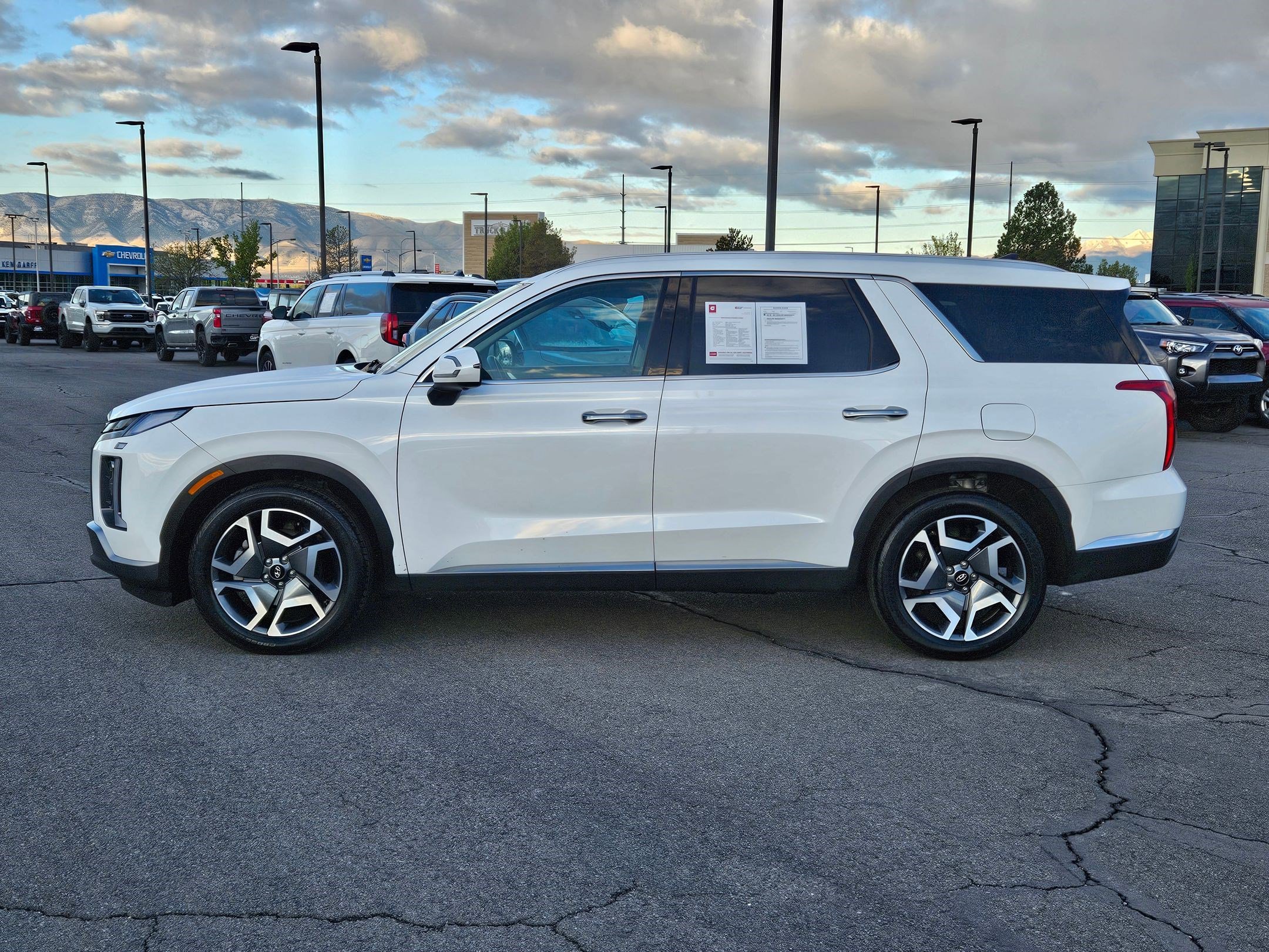 Used 2025 Hyundai Palisade Limited image 10