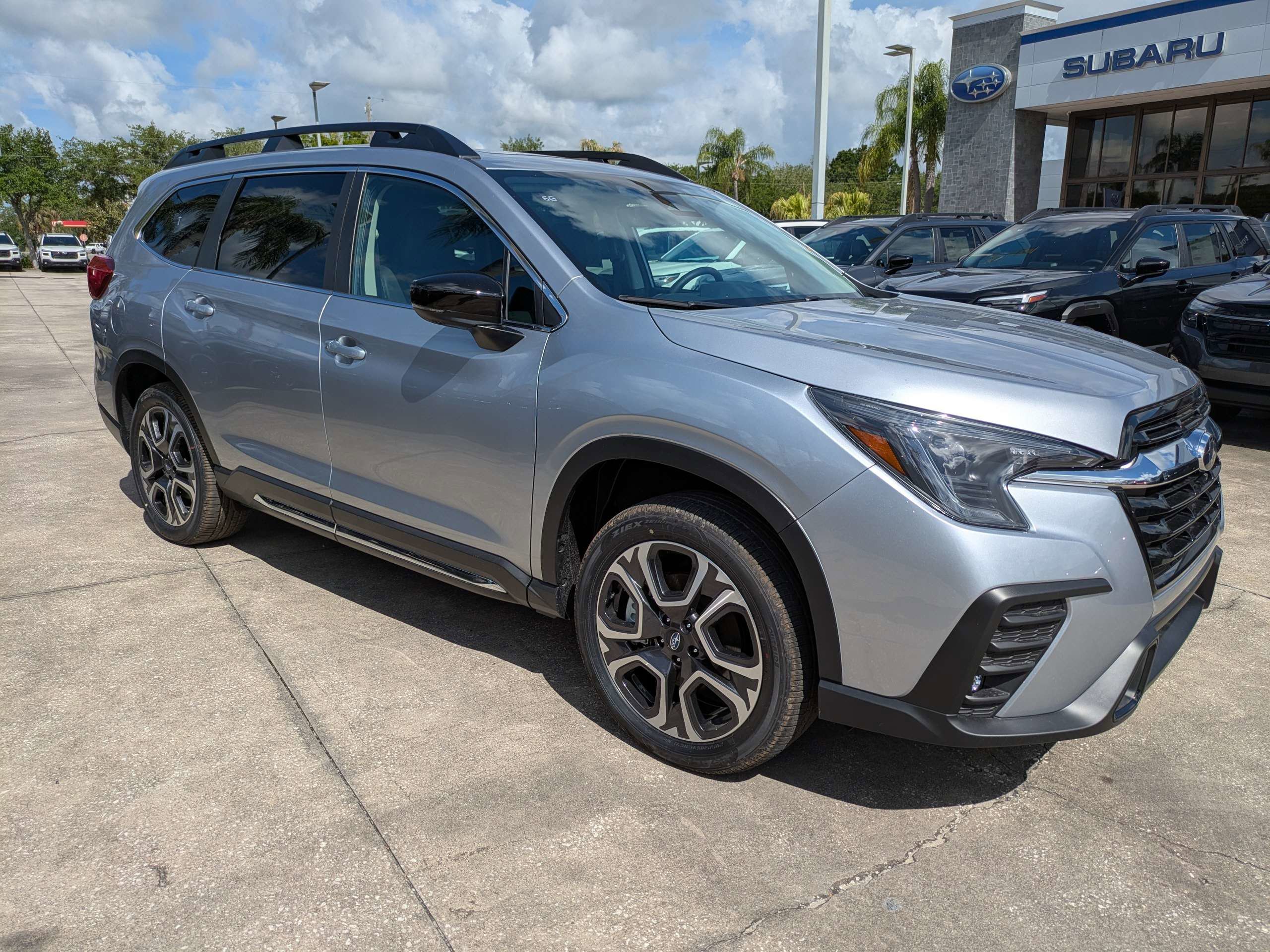 New 2026 Subaru Ascent Limited AWD/4WD image 2