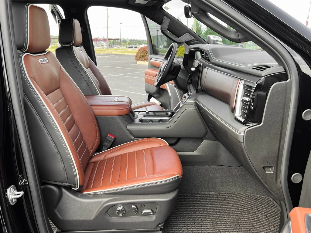 Used 2025 GMC Sierra 3500 Denali Ultimate image 25